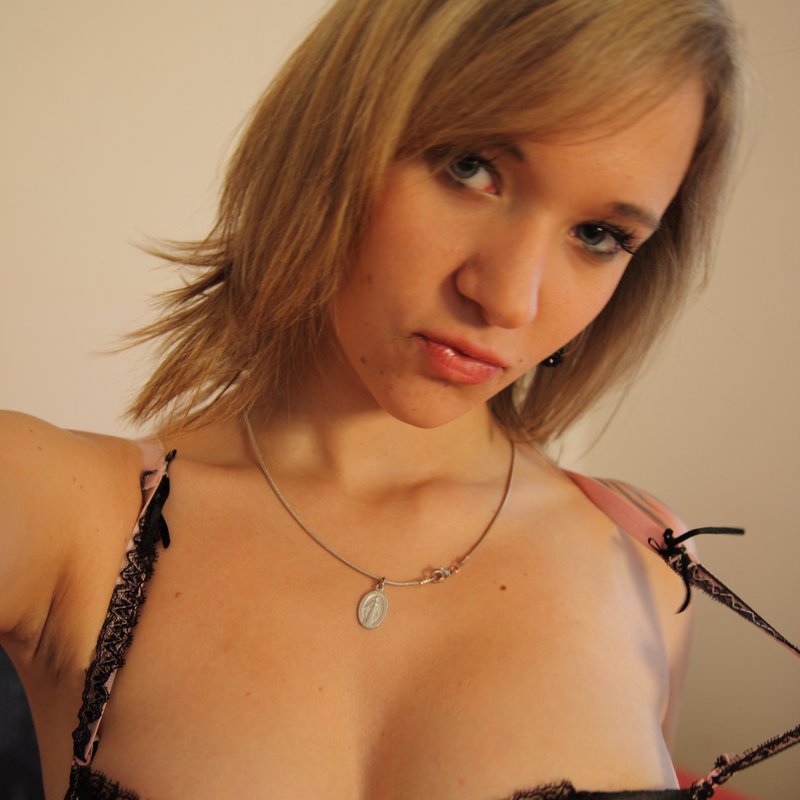 Lucie 24 Escort-girls Condé-sur-Noireau